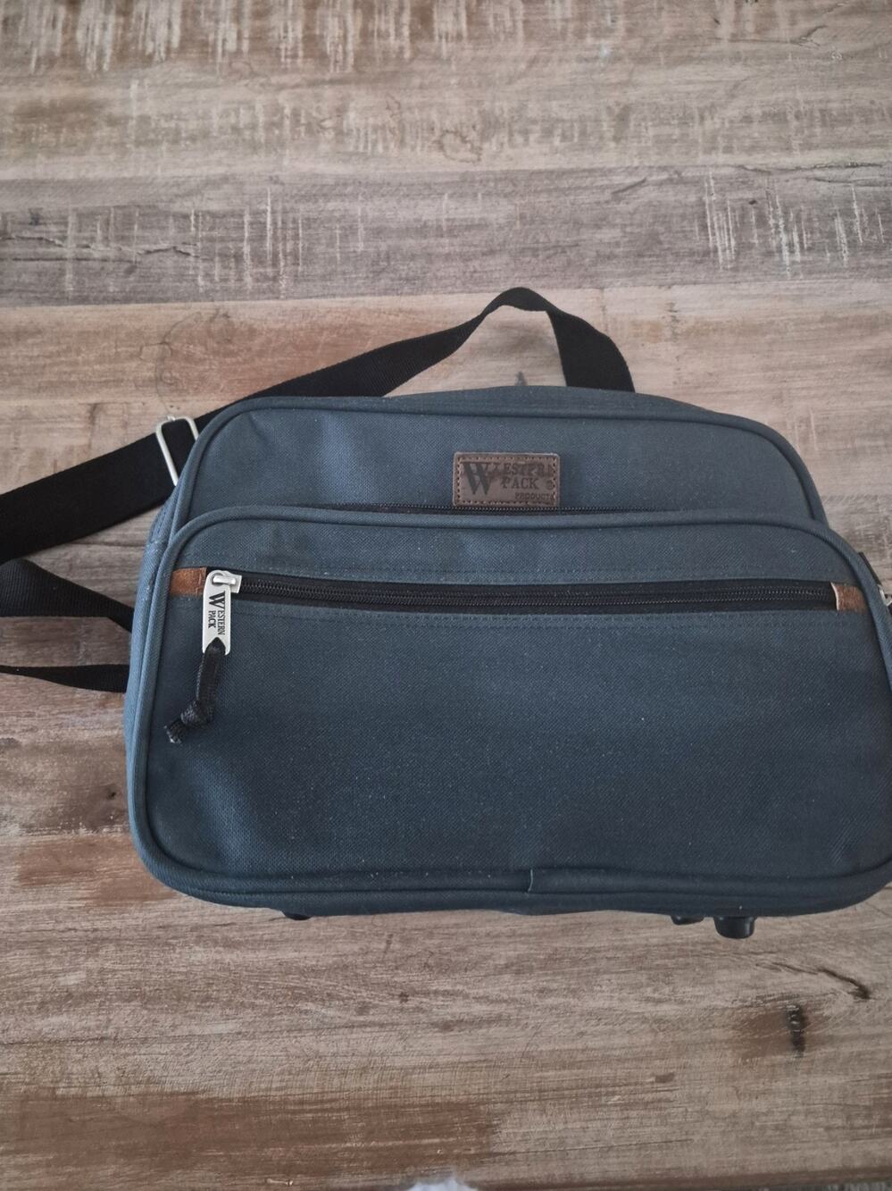 Western Pack Green Travel Shoulder Bag 14" ×10" perfect condition